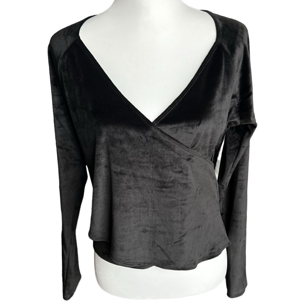 NWOT MELROSE AND MARKET Black Velvet Top Women’s Size L